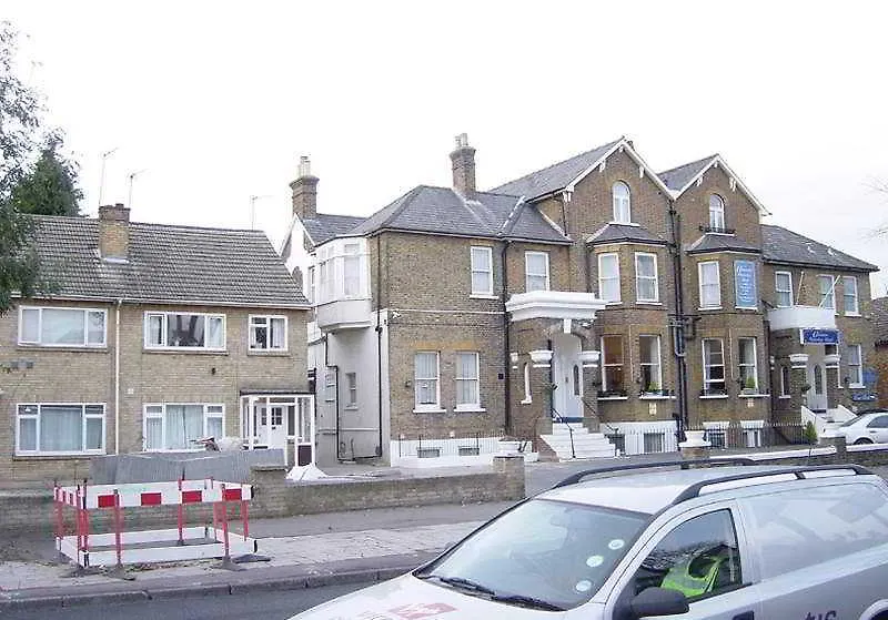 Channins Hounslow Hotel-1