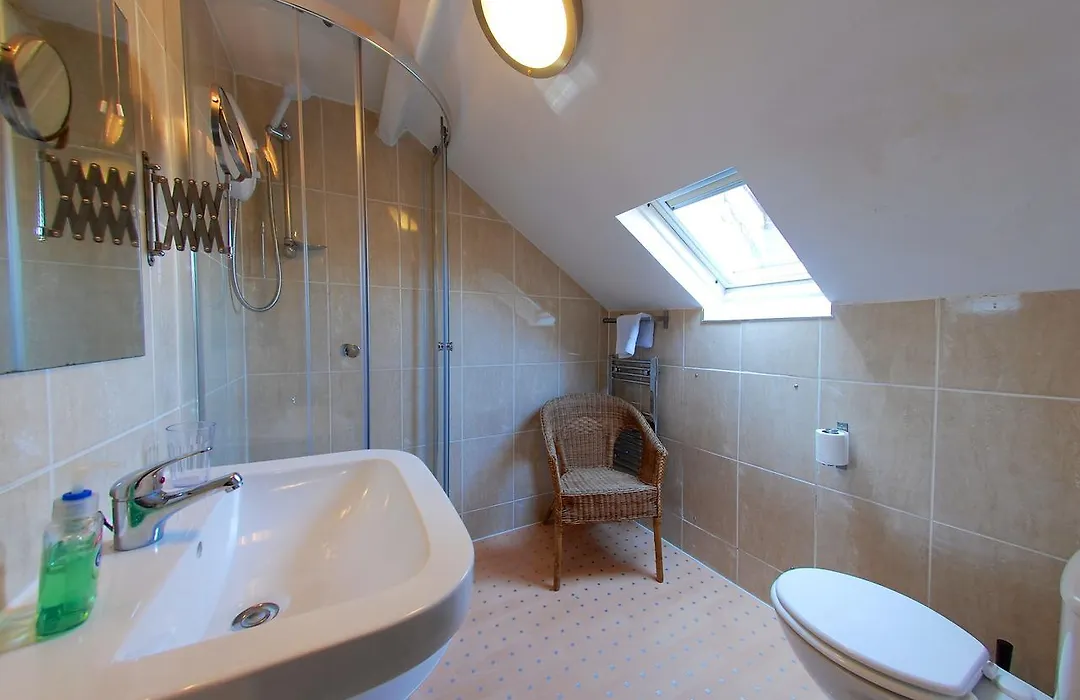 Chiltern Guest House-1
