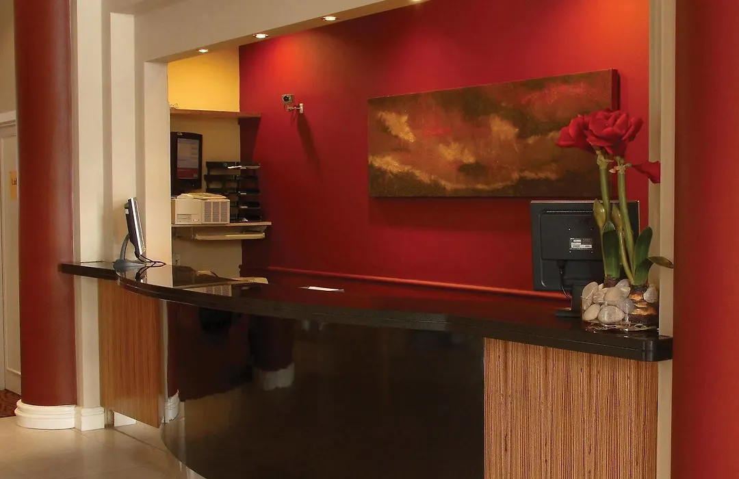 Menzies Strathmore Luton-1