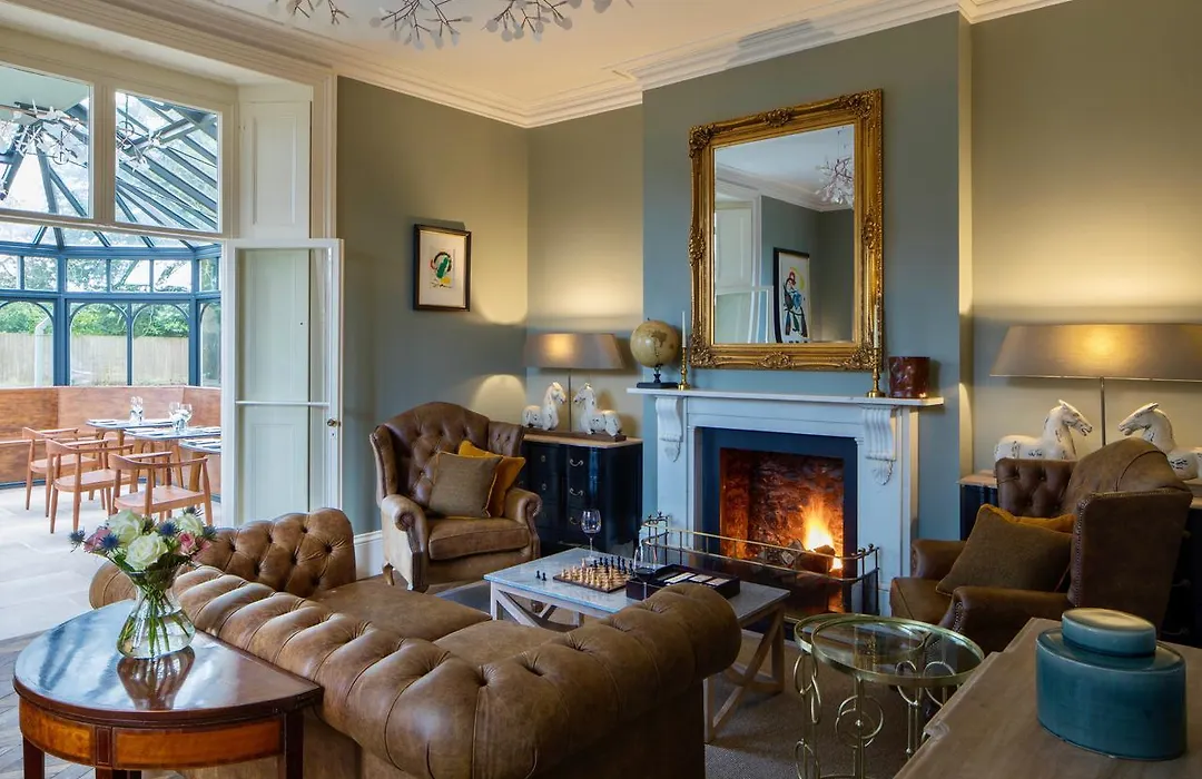 Crestow House-1