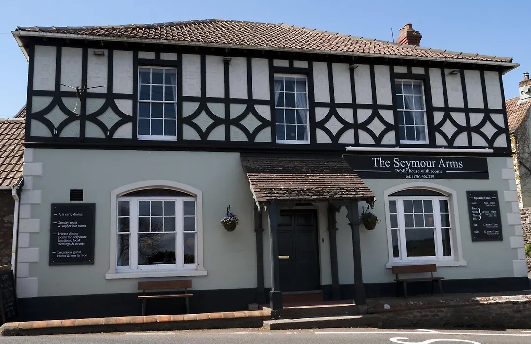 The Seymour Arms Hotel-1