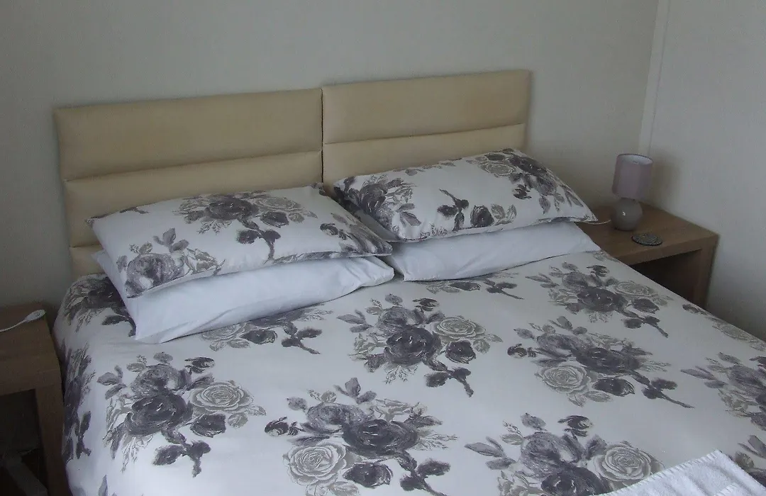 Long Chimneys Bed & Breakfast-1