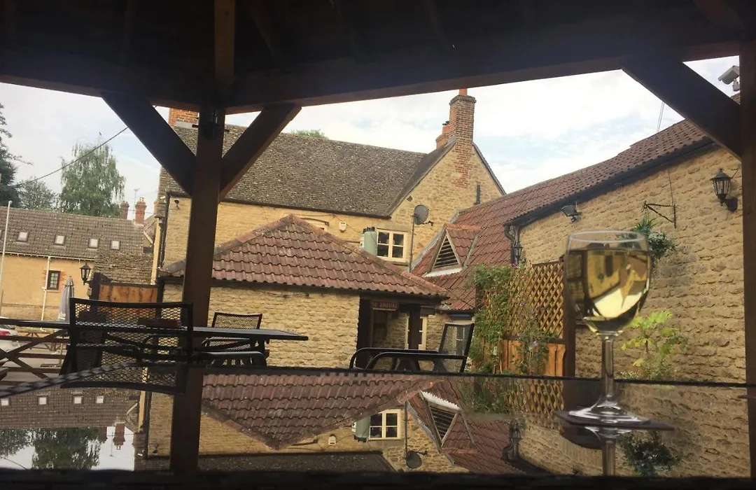Linnaea Rooms - To The Rear Of Radnor Arms-1