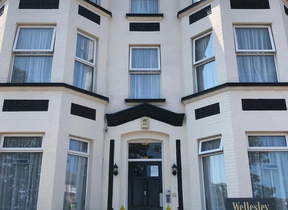Wellesley Park Hotel-1