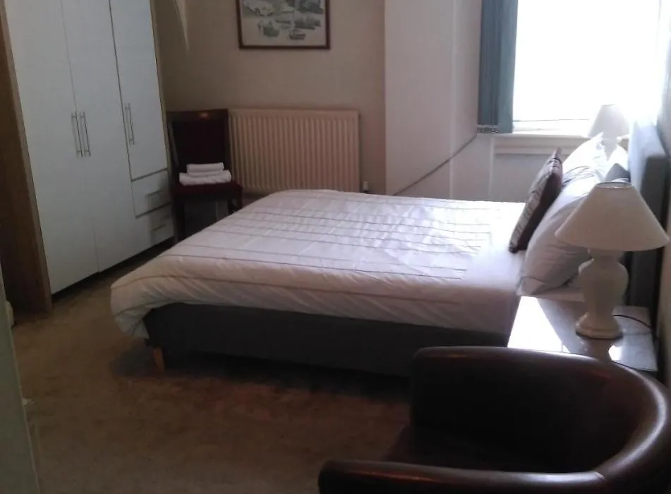 The New Beehive Inn-1
