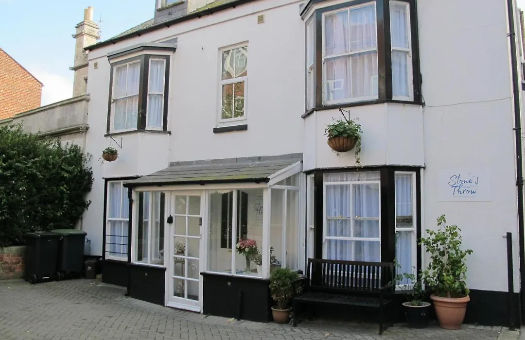 Stone'S Throw Guest House-1