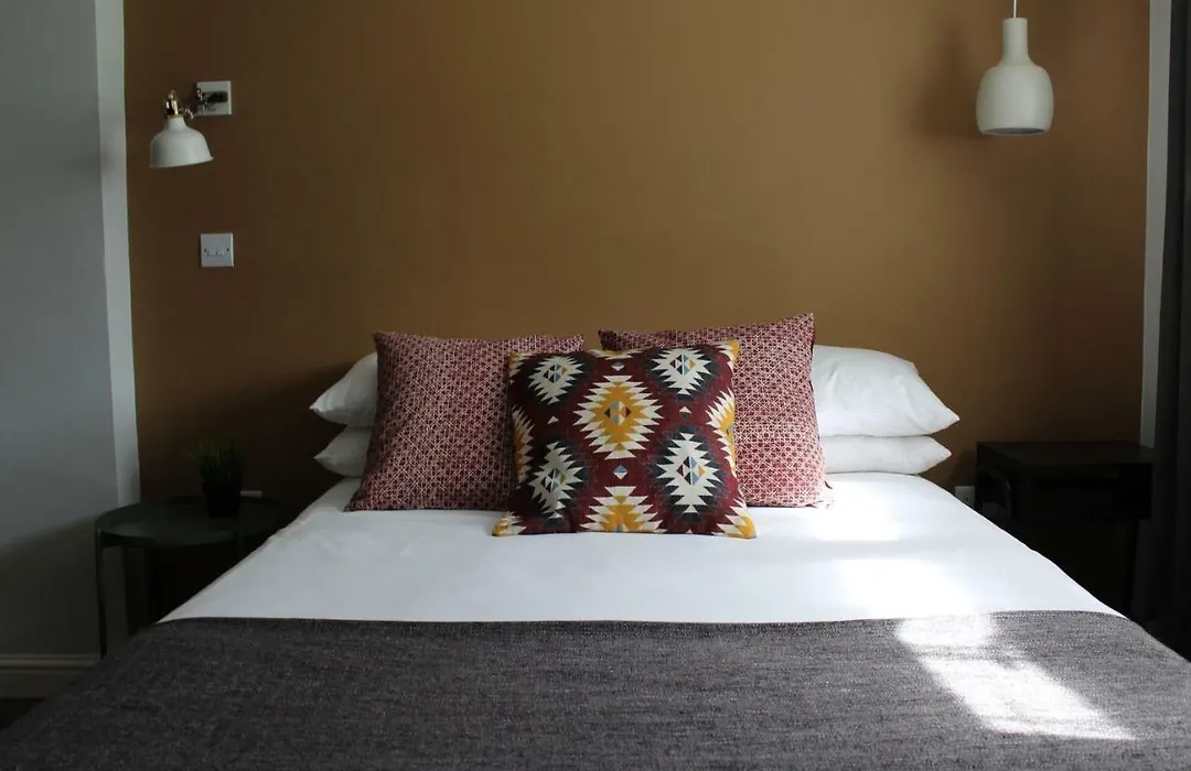 The Town & Country Lodge-1