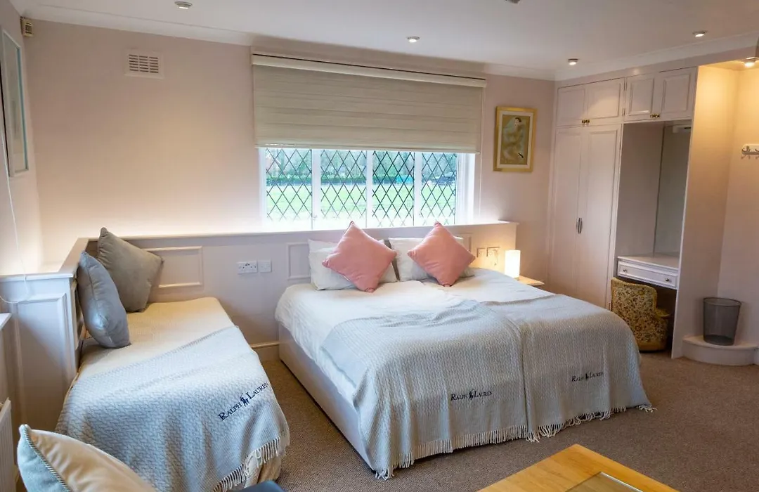 Elmcroft Guest House-1