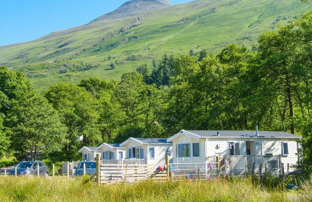 Heart Of Glencoe Holidays-1