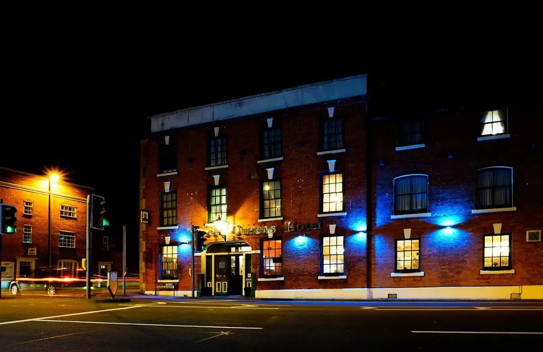 Three Queens Hotel-1