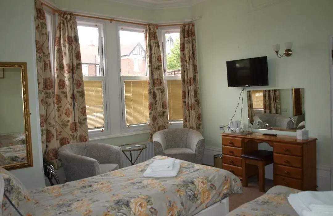 St. Margaret'S Lodge Guest House-1