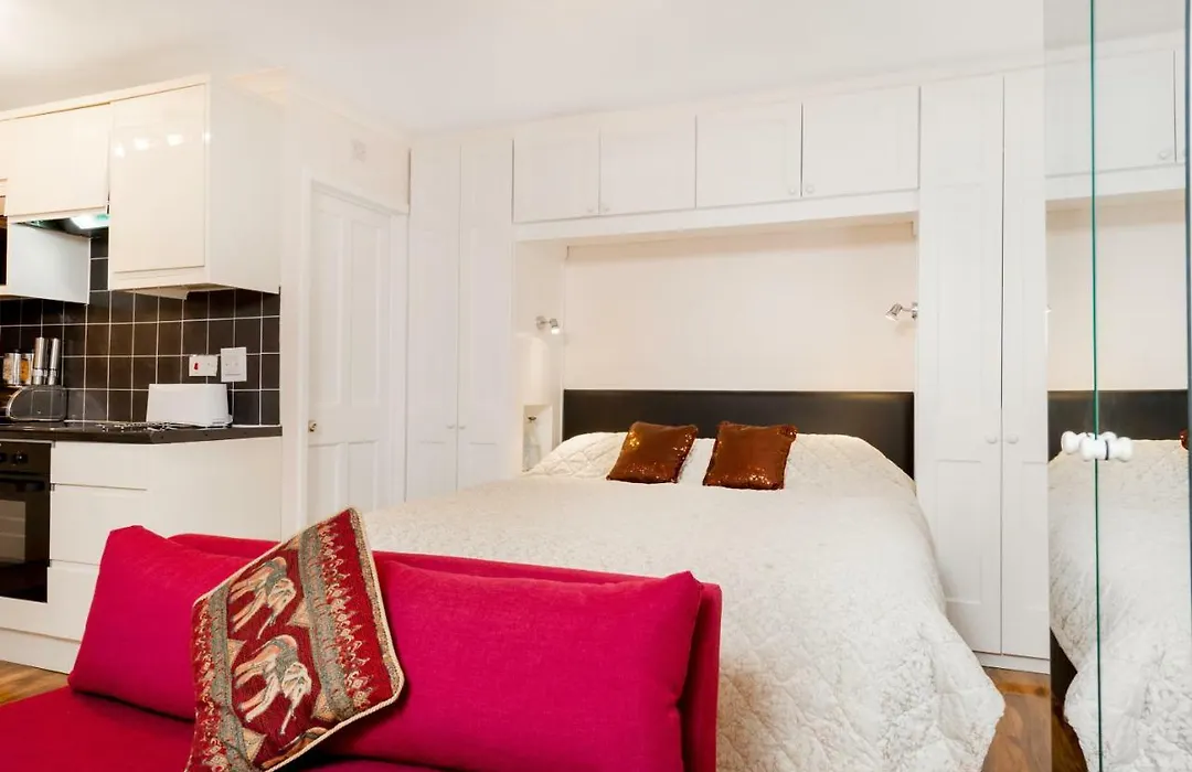 Henley-On-Thames Studio Apartment-1