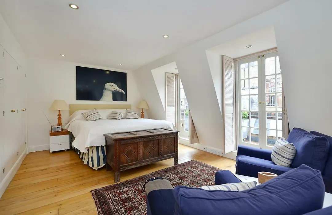 Ennismore Mews-1