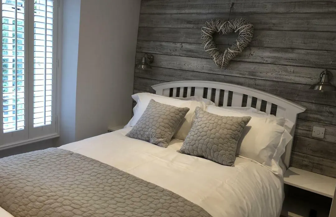 Riverside Suites Llangollen-1