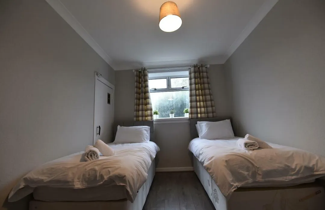 Sighthill 3 Bedrooms With Private Garden-1