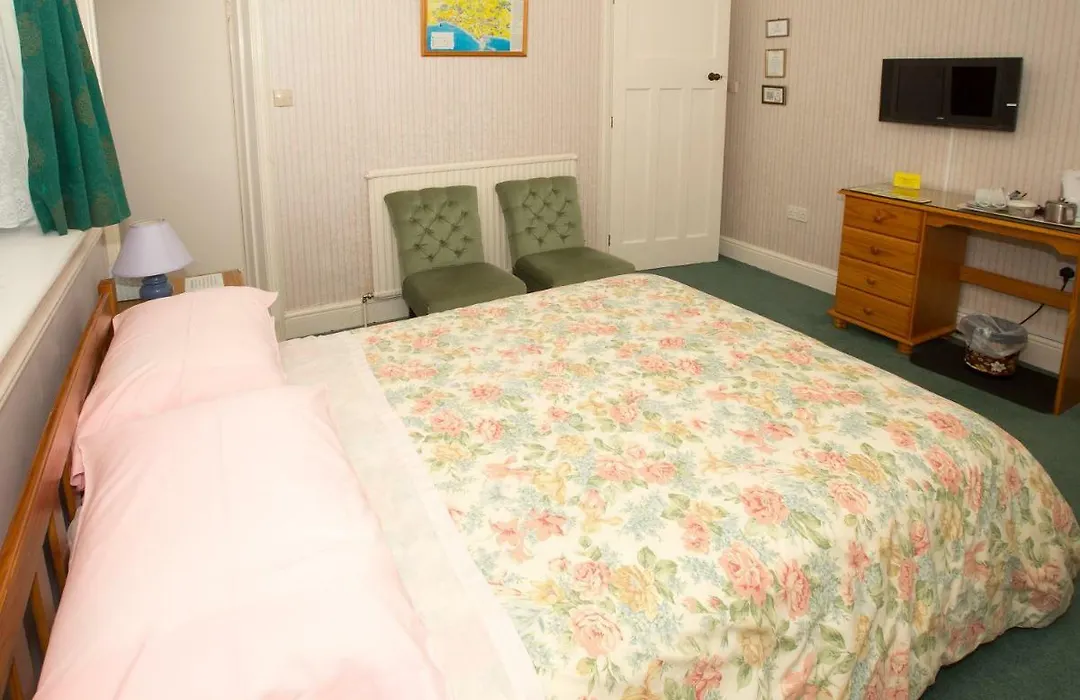 Eypeleaze B&B-1