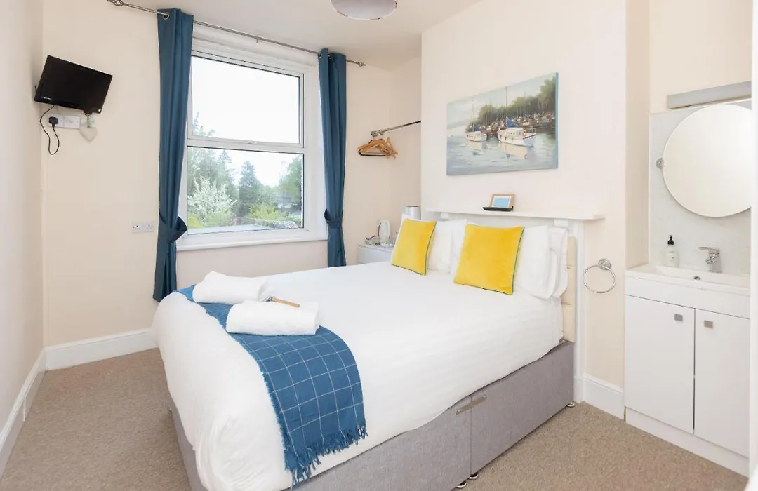 Lowdens Guest House-1