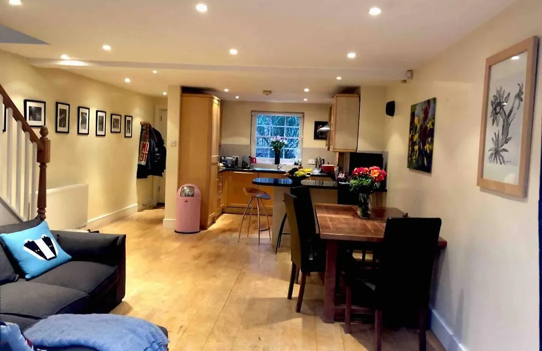 Luxury Central London 3 Bedroom Family House-1