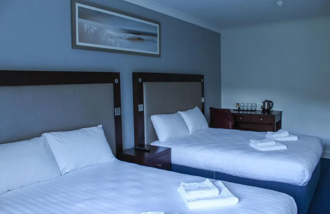 Heathrow Lodge-1