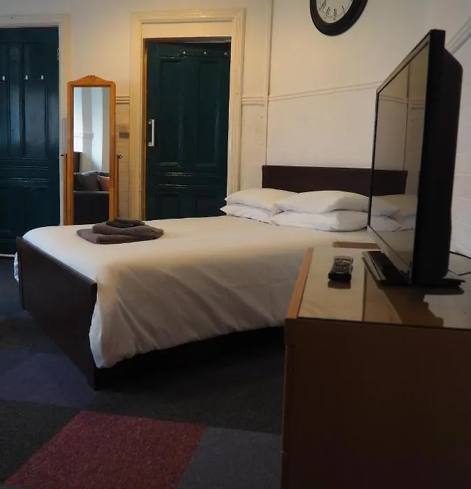 Anfield Rd Guest House-1