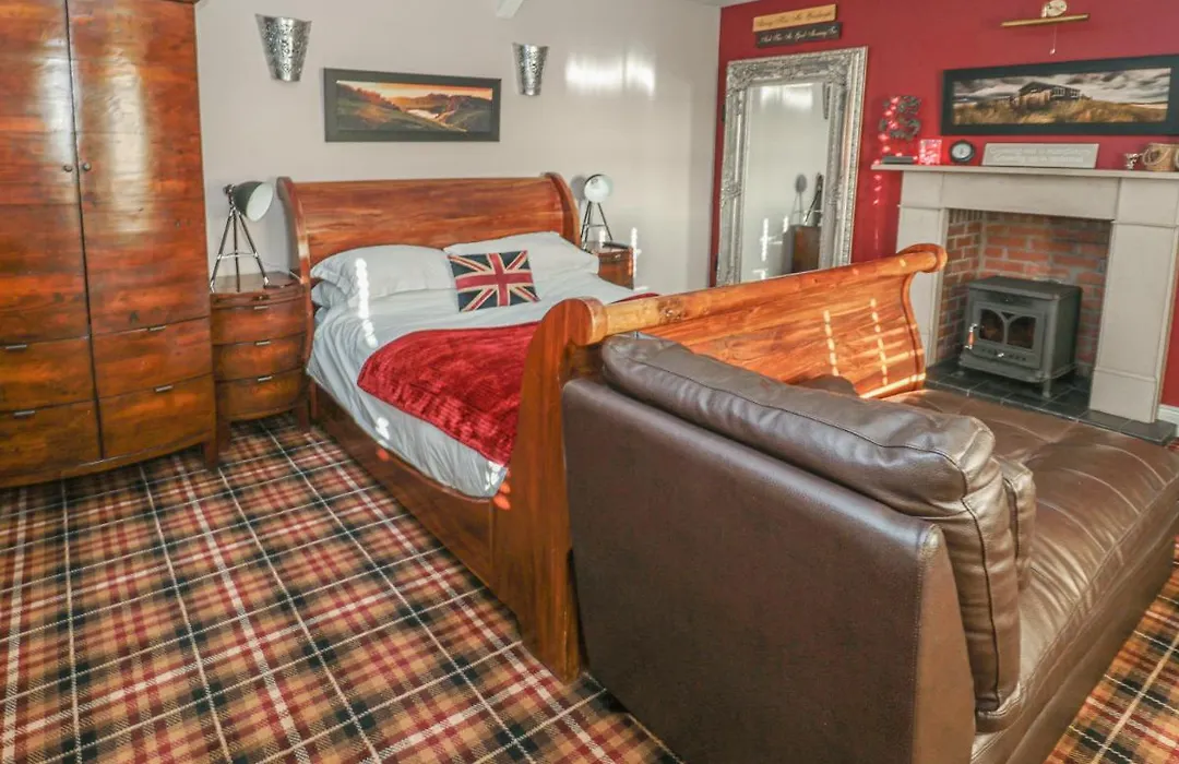 Petty Knowes Cottage-1