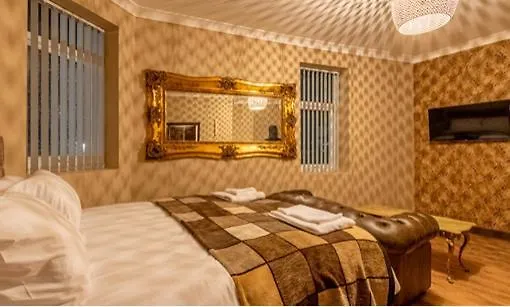 Premier Rooms Teesside-1