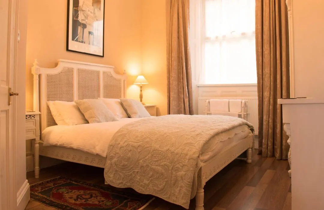 Ascot House Hotel-1