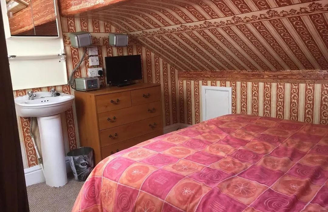 Summerville Guest House-1