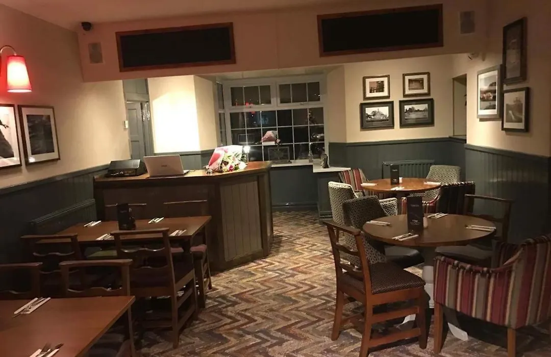 Ynyscedwyn Arms-1