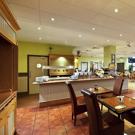 Ibis Stevenage Centre-3