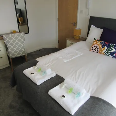 The Cambridge Suites - Tas Accommodations-2