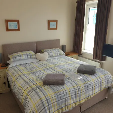 Crofton Guest House-2
