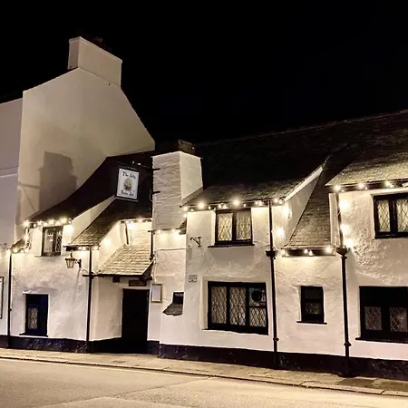 Jolly Sailor Inn - The Oldest Pub In Looe - Family Run And Full Of Charm And Character-3