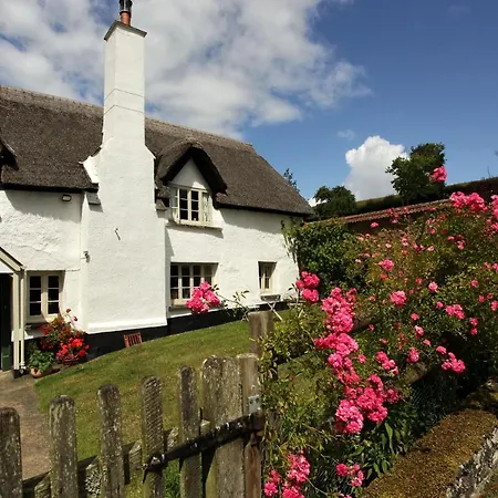 Brook Farmhouse-3