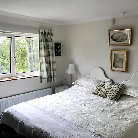 Holly House B&B-2