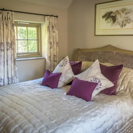 Thatched Cottage-3