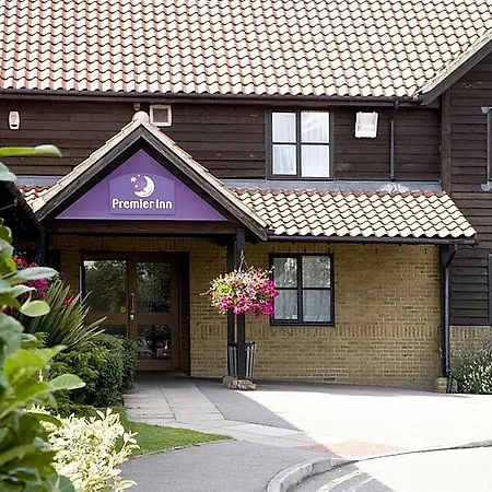 Premier Inn Basildon South-2