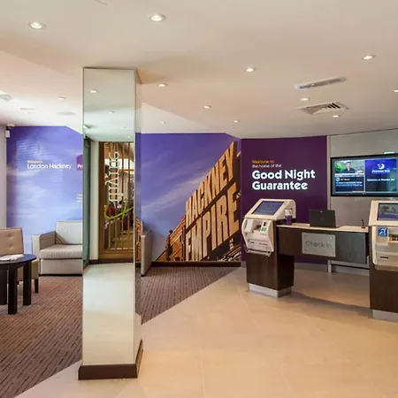 Premier Inn London Hackney-3