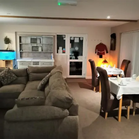 Maen Hir Guest House-3