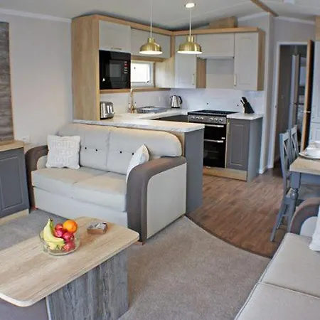 The Royal Clovelly Caravan With Sea Views-3