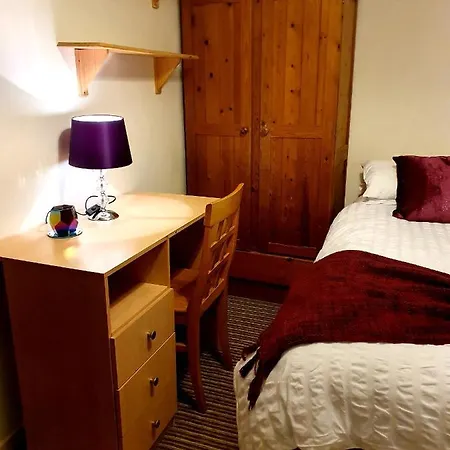 Chaps Guesthouse Southampton-2