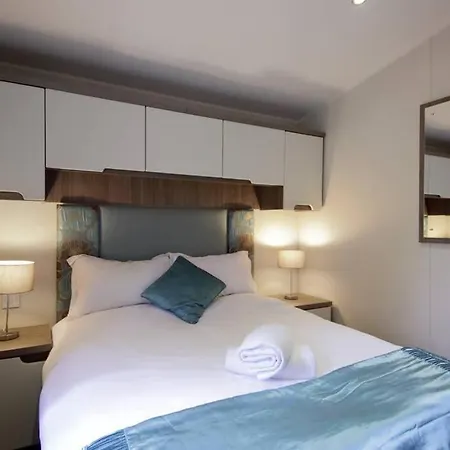 Edinburgh - Seton Sands-Cameo Caravan-Pet Friendly-3