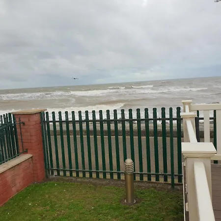 Park Home At Golden Sands Holiday Park N.Wales-2