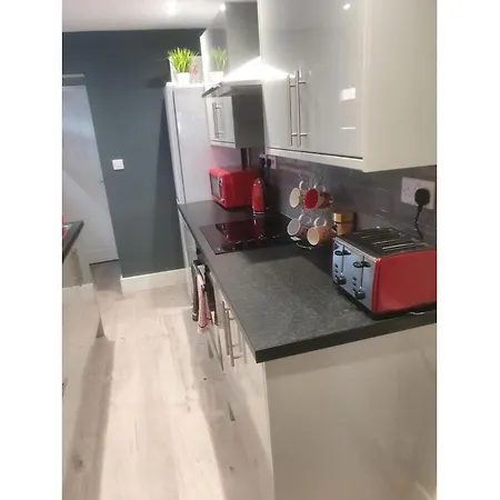 Townhouse @ 11 Nicholls Street Stoke-2