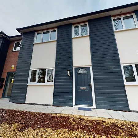 Step Free 2 Bedroom Apartment, Business, Leisure, Contractors, Srk Serviced Accommodation-2