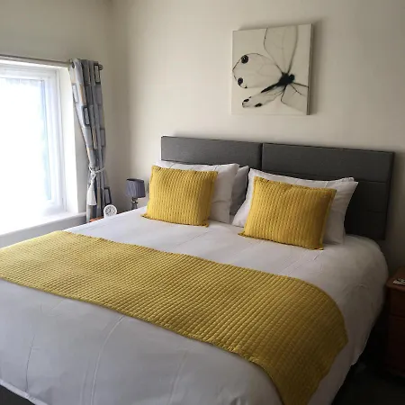 Spurwing Guest House-3