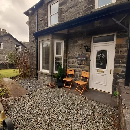 Cae Garw Guest House-3