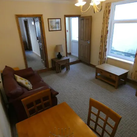 Hurst Dene Aparthotel-3