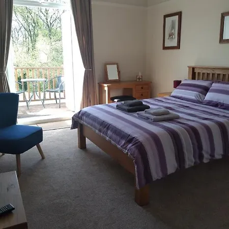 Tirionfa Guest House-3