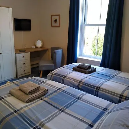 Tirionfa Guest House-2